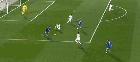 Cứu Real Madrid! Courtois đã có 6 pha cứu thua trong suốt trận đấu và cứu thua trước khi trận đấu kết thúc.