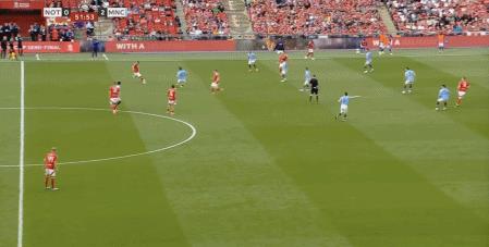 Vào thời điểm quan trọng, Guardiola đã chọn cách làm mới lại đội hình, nắm bắt điểm yếu về sức mạnh của Nottingham Forest