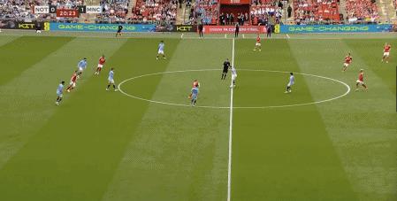 Vào thời điểm quan trọng, Guardiola đã chọn cách làm mới lại đội hình, nắm bắt điểm yếu về sức mạnh của Nottingham Forest