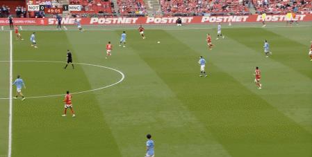 Vào thời điểm quan trọng, Guardiola đã chọn cách làm mới lại đội hình, nắm bắt điểm yếu về sức mạnh của Nottingham Forest
