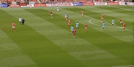 Vào thời điểm quan trọng, Guardiola đã chọn cách làm mới lại đội hình, nắm bắt điểm yếu về sức mạnh của Nottingham Forest