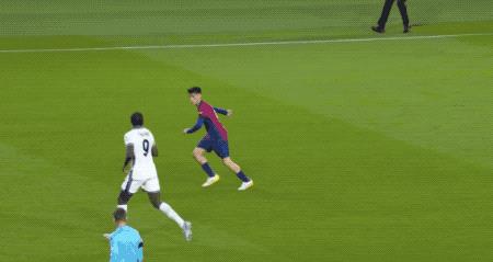 Ferran: Barcelona phải trả giá đắt cho khởi đầu chậm chạp, và lễ ăn mừng "chúc ngủ ngon" là để tri ân Curry