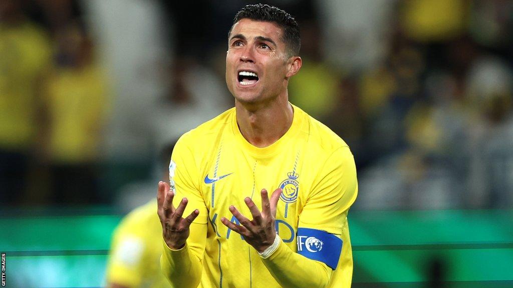 Ronaldo một lần nữa trải qua một mùa giải không giành được bất kỳ danh hiệu lớn nào trong bốn danh hiệu lớn. Sau khi gia nhập Riyadh Victory, ông chỉ giành được một danh hiệu vô địch Liên đoàn Ả Rập.
