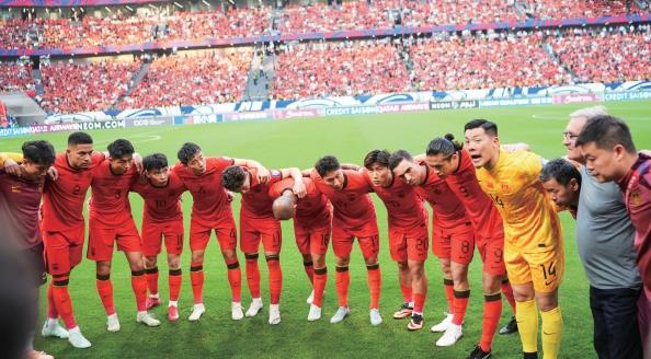 Dongti: Zheng Zhi và Chen Tao chỉ phù hợp làm "nội các tạm quyền" của đội tuyển bóng đá quốc gia, và huấn luyện viên trưởng tương lai vẫn sẽ là một cầu thủ trẻ người châu Âu