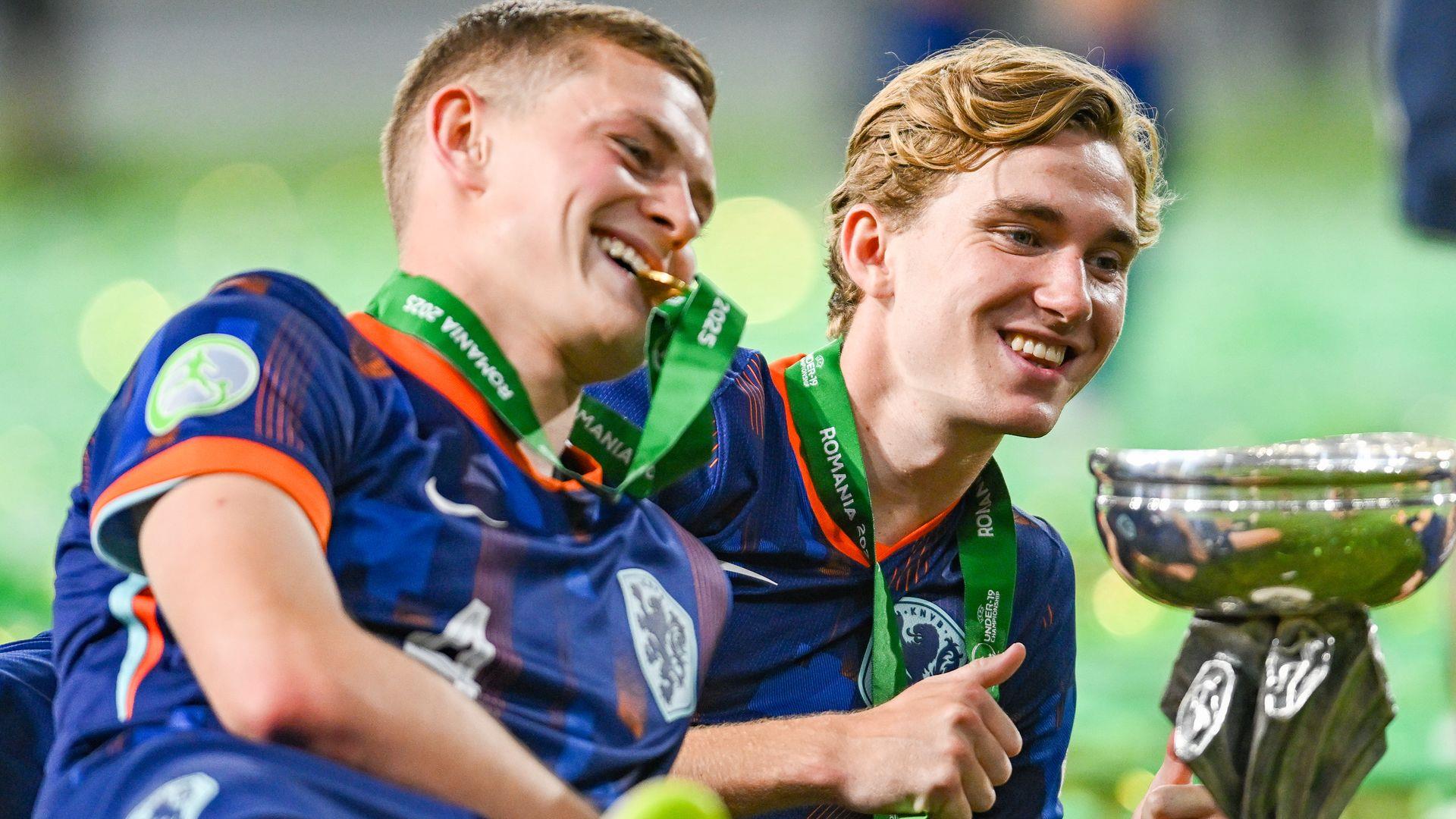 Truyền thông Hà Lan tóm tắt những ngôi sao mới của U19 Hà Lan: MVP Schmidt và vua phá lưới Ufkiel có tên trong danh sách