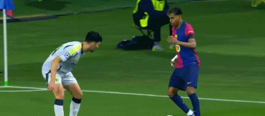 Chính thức: Cú sút của Yamal ở trận bán kết lượt đi Champions League với Inter Milan được bình chọn là bàn thắng đẹp nhất Champions League mùa giải năm nay