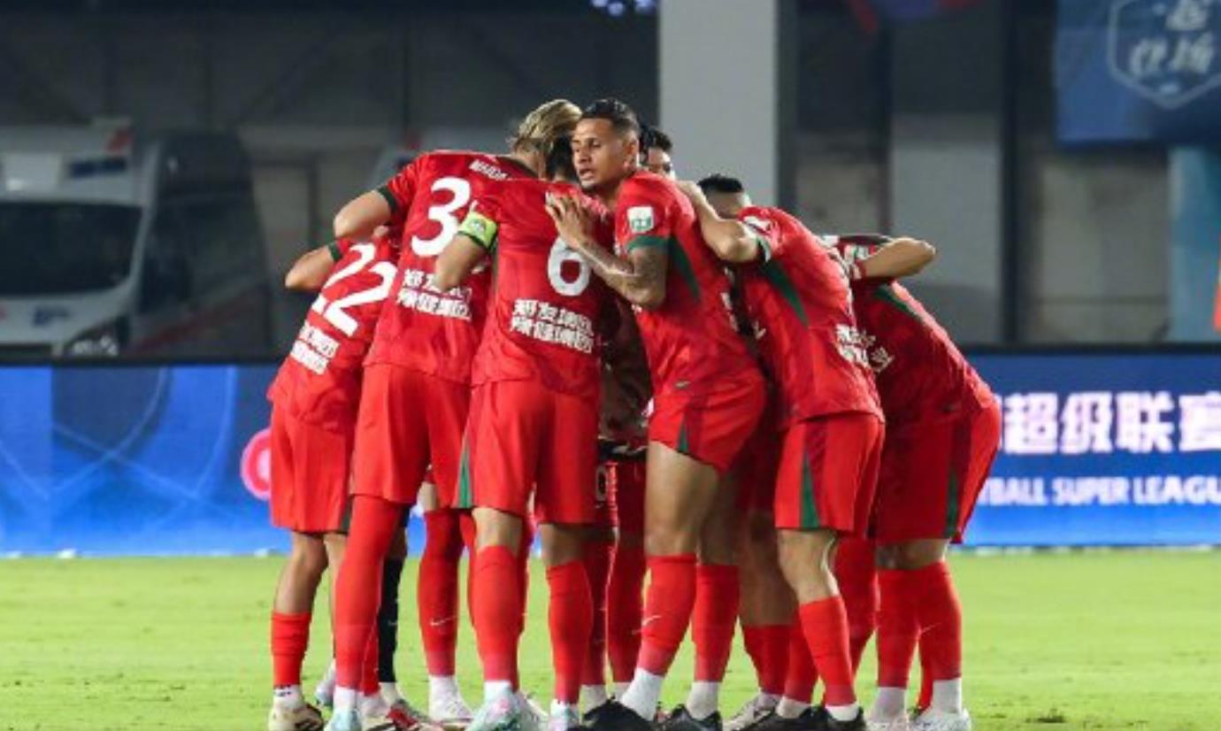 Nhận định về FA Cup: Shanghai Shenhua sẽ dốc toàn lực để giành chiến thắng và sẽ không thay đổi đội hình mạnh, đội Henan gần đây có hàng công mạnh và hàng thủ yếu