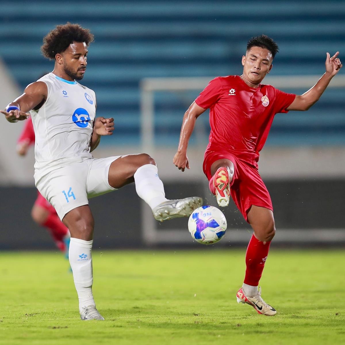 Khi nào Xuân Son tái xuất V.League?