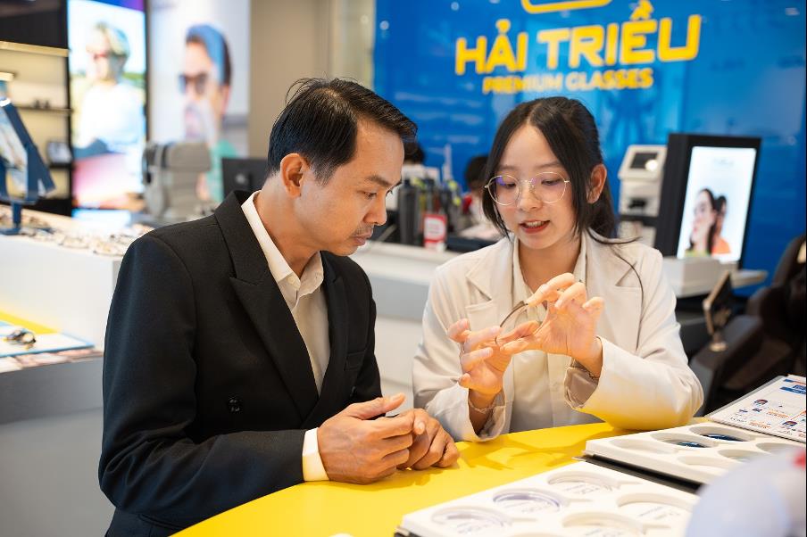 Giải mã văn hóa dịch vụ mua kính khác biệt của Kính Hải Triều