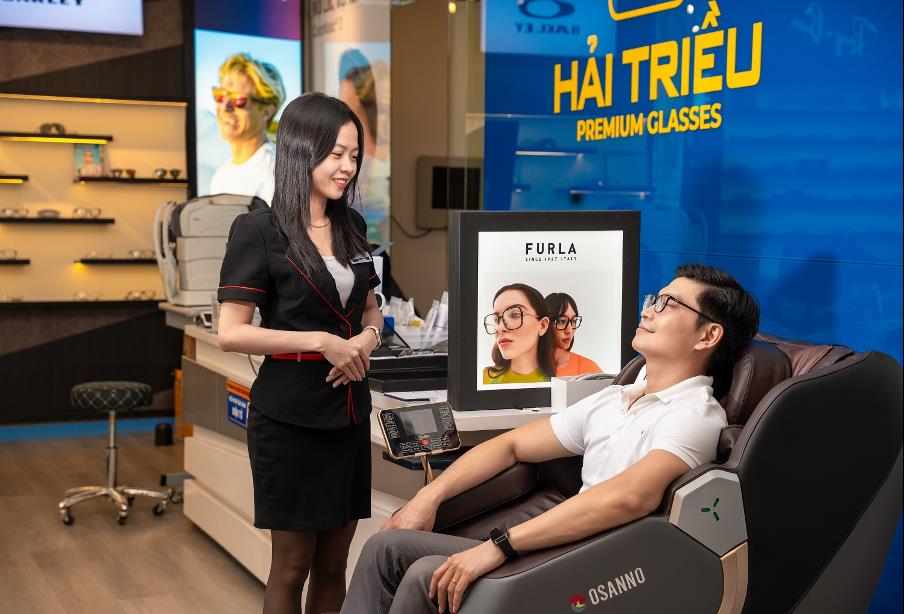 Giải mã văn hóa dịch vụ mua kính khác biệt của Kính Hải Triều