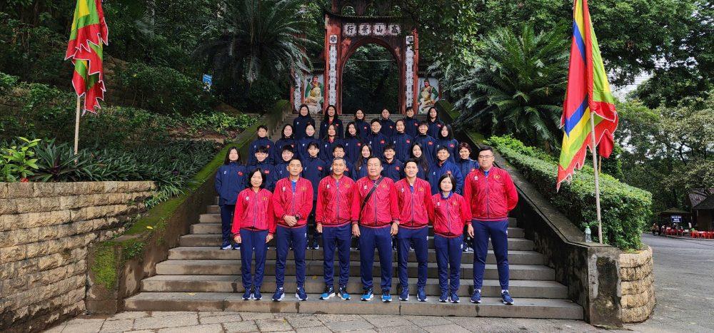 ĐT nữ Việt Nam dâng hương Đền Hùng, hướng đến SEA Games 33 1