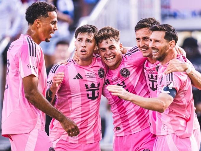 New-Project-2025-12-07T045534-21 New-Project-2025-12-07T045534-21